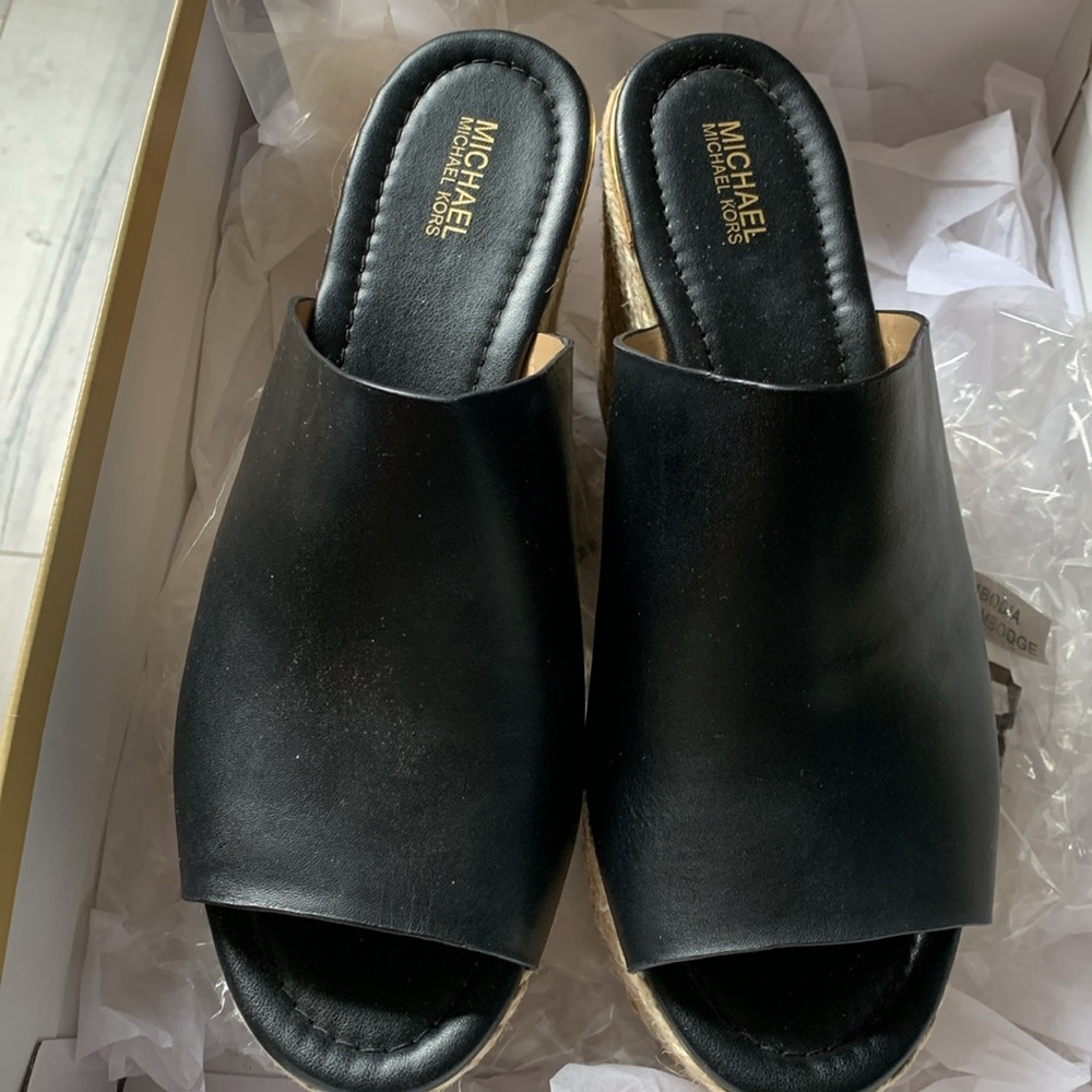New Michael Kors Black Leather Cunningham Wedge size 8.5 - Picture 2 of 7